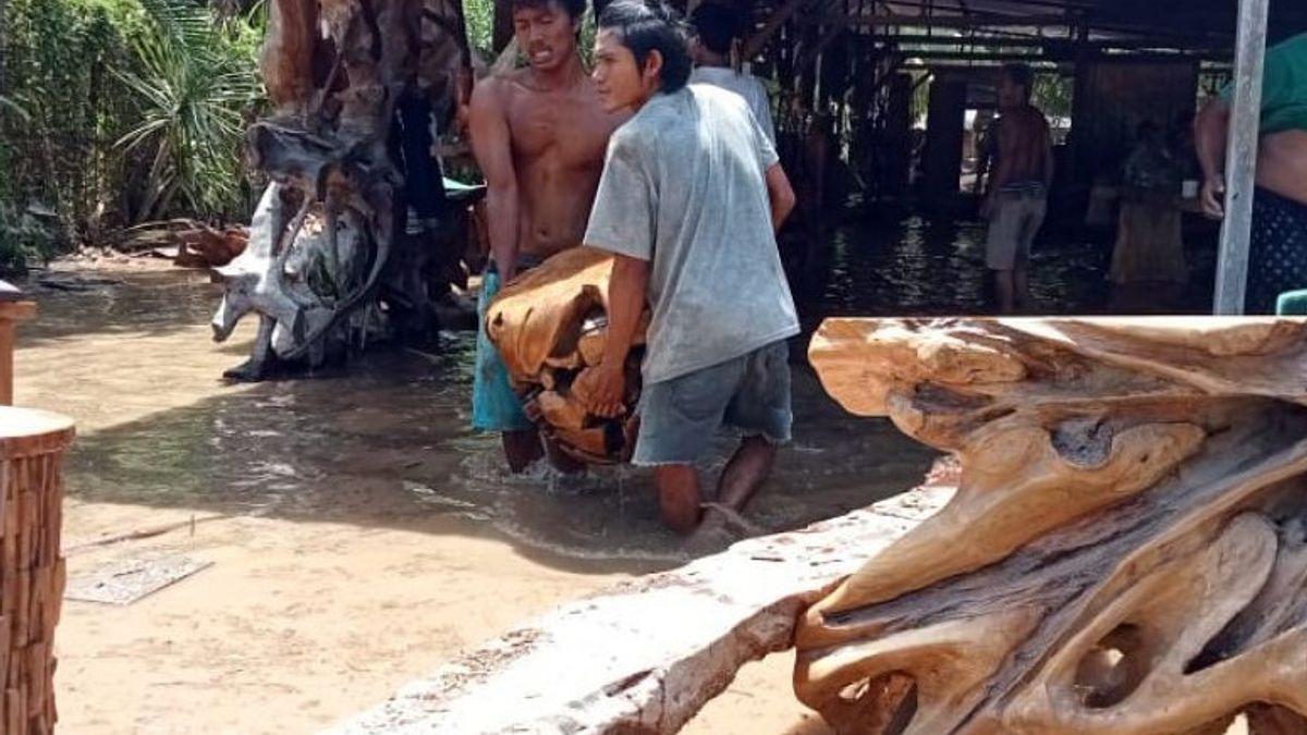 Masyarakat Lombok Tengah yang Kebanjiran Bisa Tenang, Sudah Dapat Bantuan Sembako