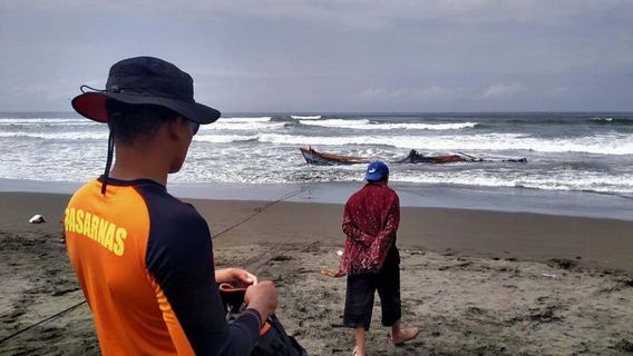 Kapal Terbalik di Cilacap, Satu ABK Meninggal-2 Orang Hilang