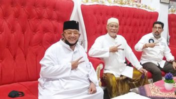 PDIP Senior Member Mat Mochtar Who Turns To Support MA-Mujiaman In Surabaya Fired From The Party