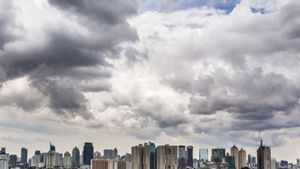 Jakarta Cerah Sejak Pagi, Awan Tebal Muncul Menjelang Dini Hari