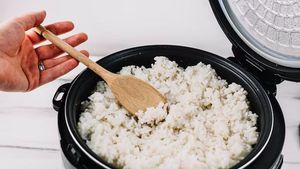Jangan Biarkan Nasi Terlalu Lama di Rice Cooker agar Lebih Sehat Dimakan