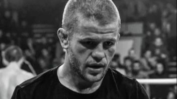 MMAファイターのアレクサンダーピサレフは、妻と一緒に毒スイカを食べた後に亡くなりました