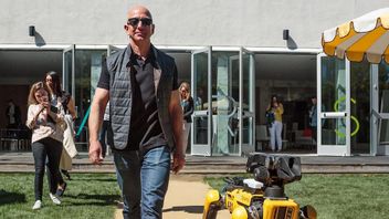 Ironis, Jeff Bezos Akui Karyawan dan Pelanggan Amazon yang Membayari Misinya Tur ke Luar Angkasa