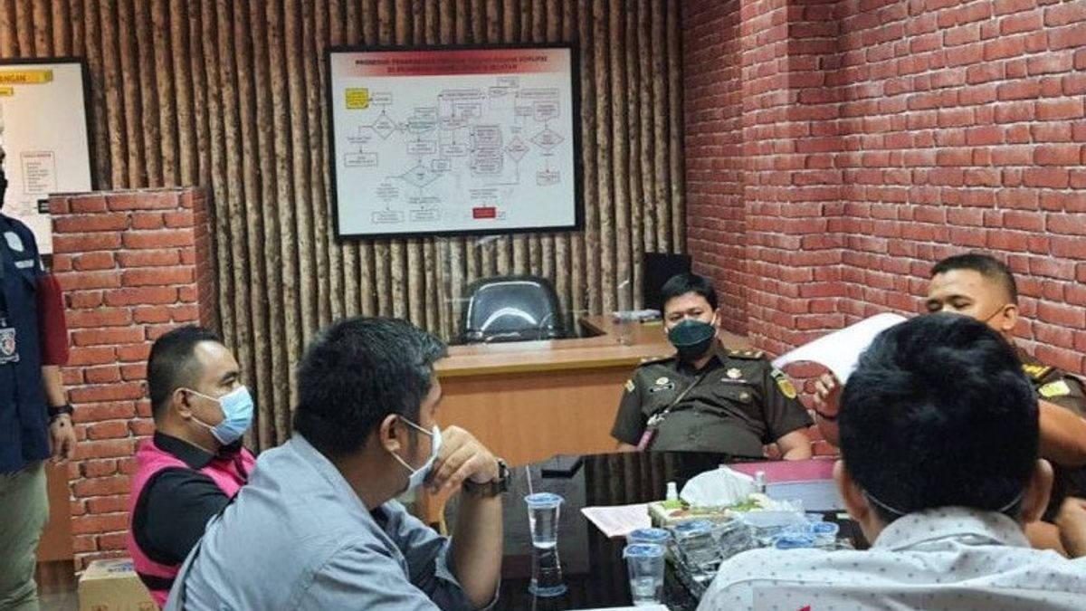 Jakarta Prosecutor's Office Detains Suspect In Tax Case Of IDR 10.2 Billion Hadi Ismanto
