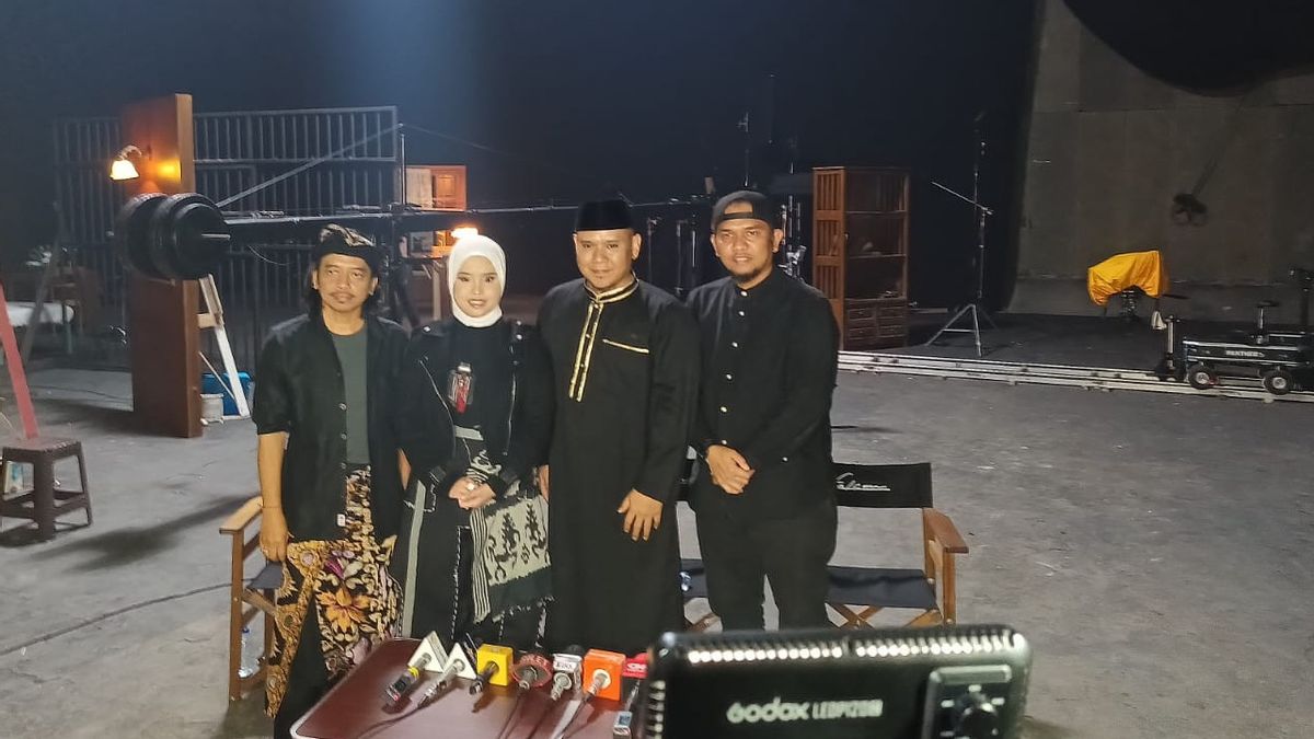 Gandeng Dewa Budjana,Fadly, and Putri Ariani in Hamka & Siti Raham (Vol 2), Fajar Bustomi:我们选择了最好的