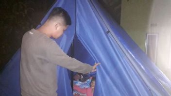 Victims Of The Earthquake In West Pasaman Still Sleeping In Emergency Tents
