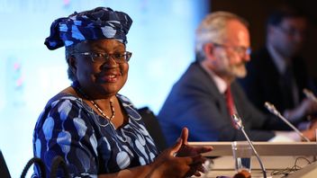 被唐纳德·特朗普， Ngozi Okonjo - Iweala 将历史设定为第一位领导世贸组织的妇女