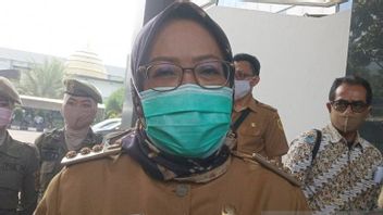 Residents Not Wearing Masks In Bogor Regency Sentenced To Enter An Ambulance Containing A Body