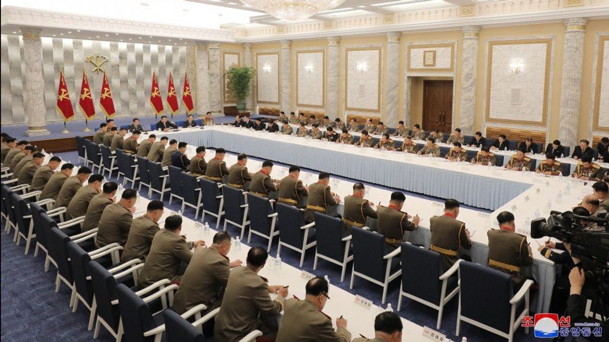 Holds Central Military Commission Meeting, Kim Jong-un Gathers North Korean Senior Generals, What's Up?