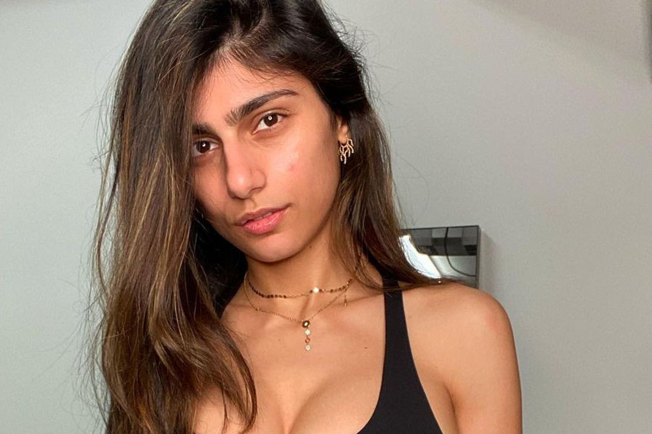 Former Porn Star Mia Khalifa Appears Topless To Celebrate Her New OnlyFans  Account
