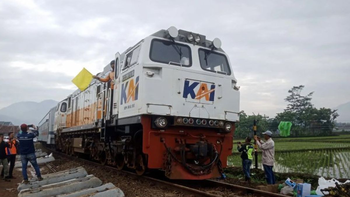 PT KAI宣布万隆的火车线路现在可以在事故发生后通过