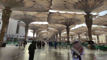 PPIH Reports A Hajj Pilgrim Smoking In The Prophet's Mosque Area, This Is The Punishment