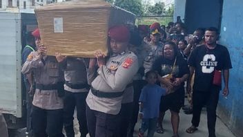 Abraham a été tué après avoir été lycé par un verreur à Asmat funéraire à Jayapura