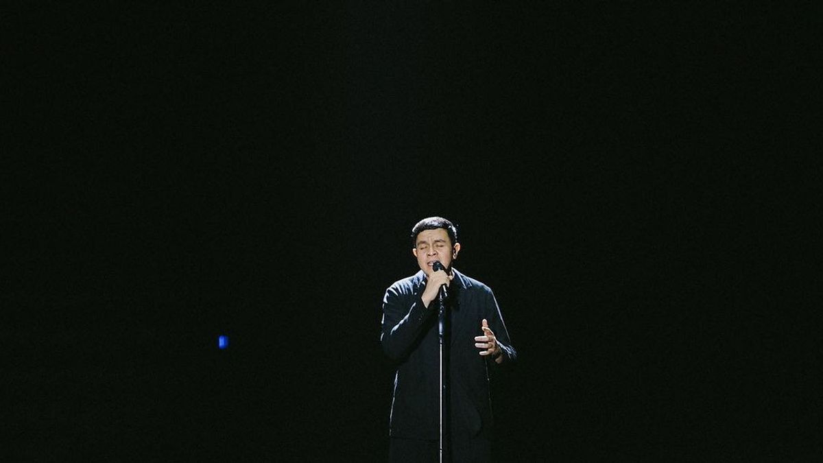 Tulus Brings Late Spectators In His Mixed Vocal At Synchronize Fest 2023