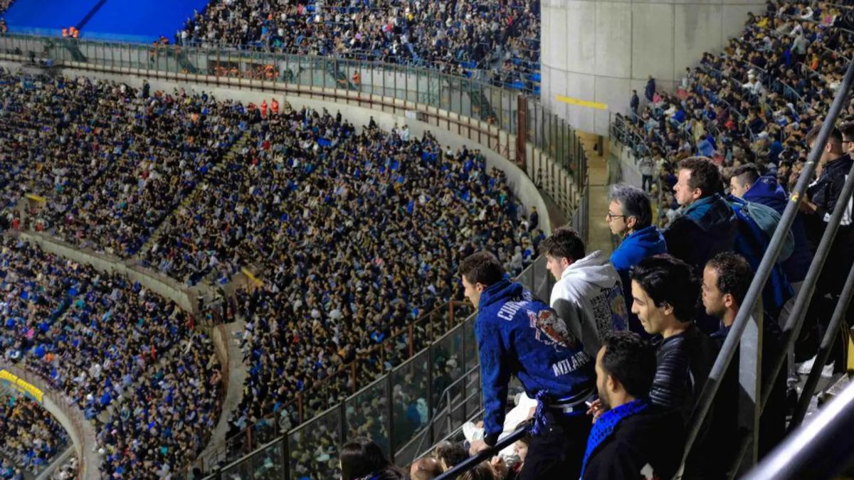 3名球迷在阿尔及利亚足球联盟胜利的尤弗里亚中丧生,70人受伤