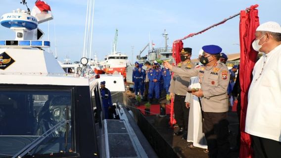 Le Chef De La Police De Sumatra Du Nord Inaugure Un Patrouilleur Rapide Airud