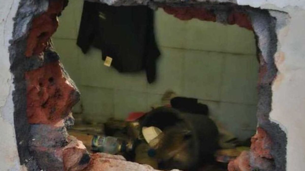 8 Tahanan Kabur, Jebol Dinding Rutan Polres Lahat