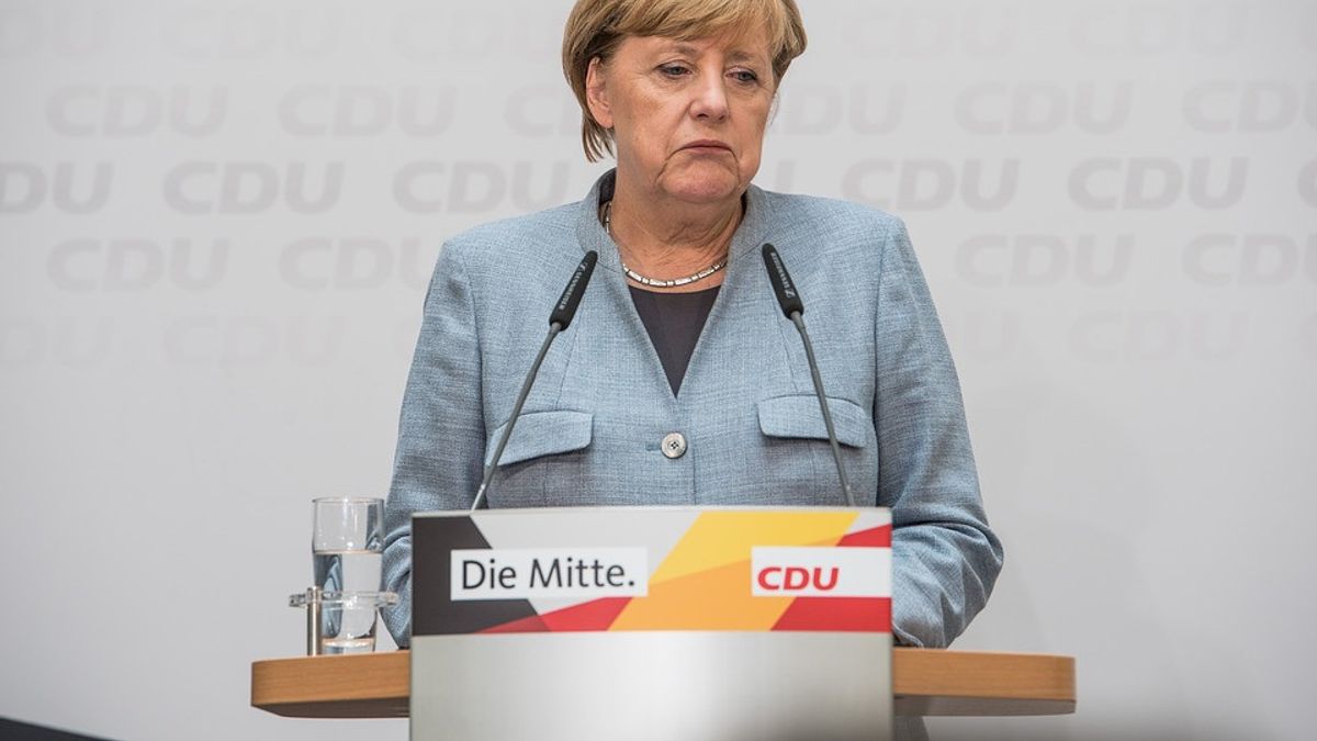 Angela Merkel Calls For EU Unity To Develop Chip Technology