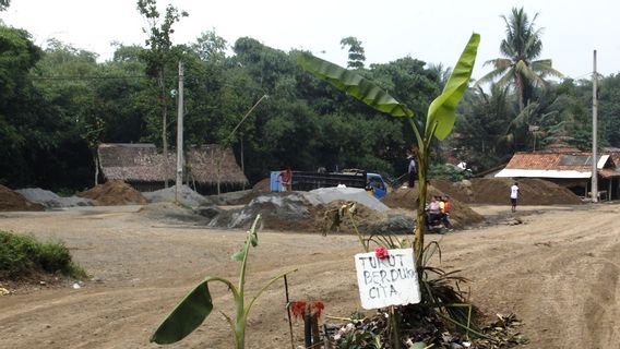 Penyelesaian Jalan Tambang Parungpanjang Berlarut, Bupati Bogor Diminta Tanggung Jawab