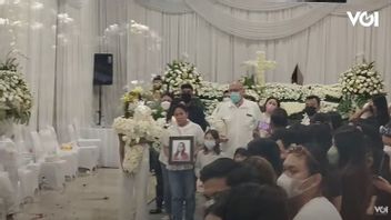 VIDEO: Laura Anna's Cremation Procession Held