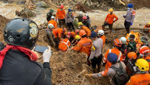 Polri Temukan 5 Jenazah Korban Longsor Cianjur, 2 di Antaranya Sedang Berpelukan