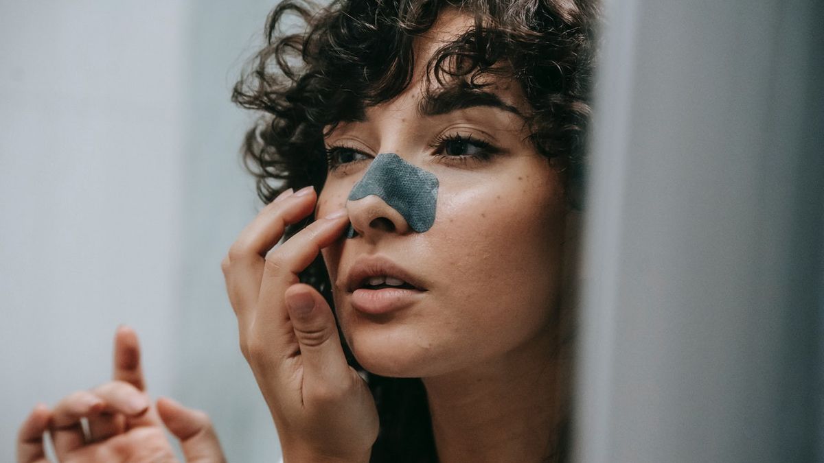 5 Bad Habits That Cause Blackheads To Stick To The Face