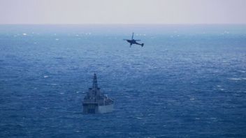 米国の軍艦が台湾海峡を通過し、中国の反応を引き起こす