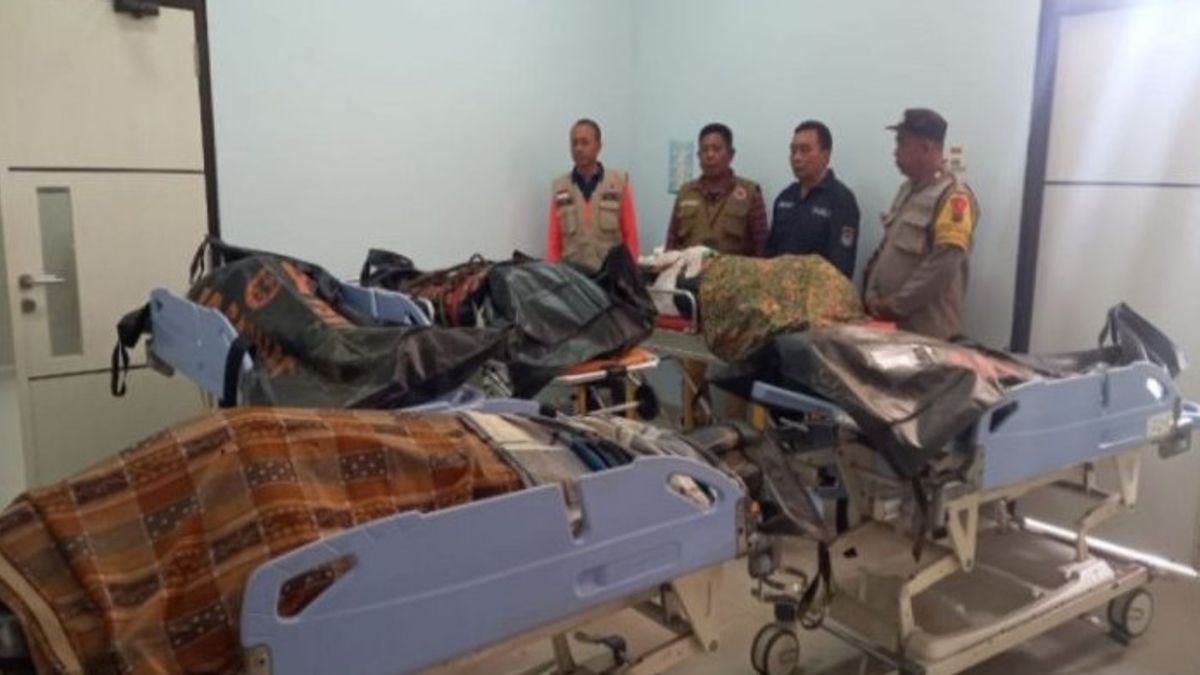 5 People Buried By Landslides In East Kalimantan Mining Area Handed Over To Paser And HST Regency Governments