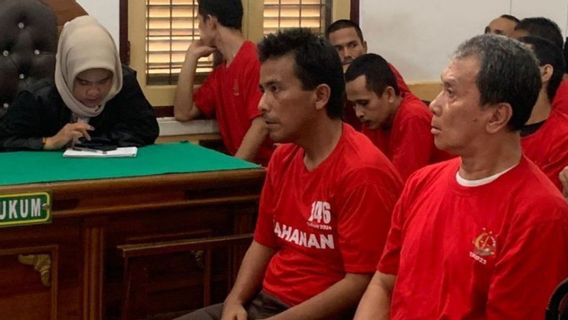 北スマトラの医療機器ビジネスマンのガドゥンガン検察官は、2.5年の懲役刑を宣告されました