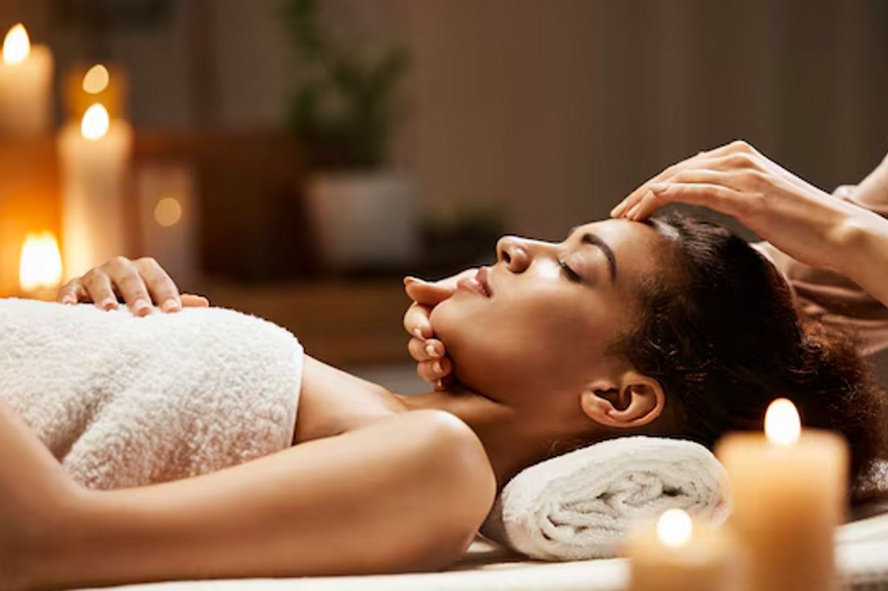 The 2025 Beauty Trend Focuses On Natural Care And Advanced Technology For Healthy Skin