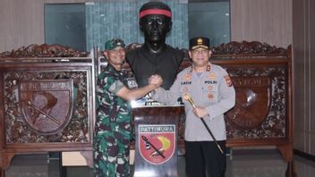 Firearms Are Still Widely Circulated In The Community, Pangdam XVI Holds A Meeting With The Maluku Police Chief Inspector General Lotharia Latif