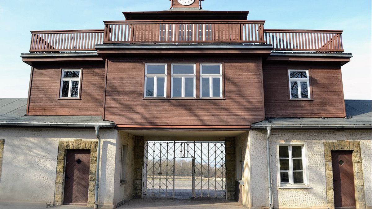 يسمح للنصب التذكاري الهولكوكستي الألماني بحظر الزوار الذين يرتدون الكفيه الفلسطيني