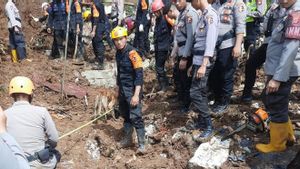 Polri Kerahkan 16 Anjing Pelacak K-9 Cari Korban Tertimbun Longsor Akibat Gempa Cianjur