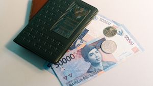 Bank DKI Imbau Pakai Aplikasi JakOne untuk Hindari Antrean Penarikan Uang Bansos Tunai