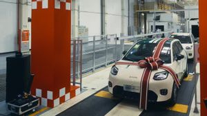 Aion UT Super Hadir di China, Model Kolaborasi GAC Group, CATL, dan JD Ini Tawarkan Kecepatan Pertukaran Baterai 99 Detik