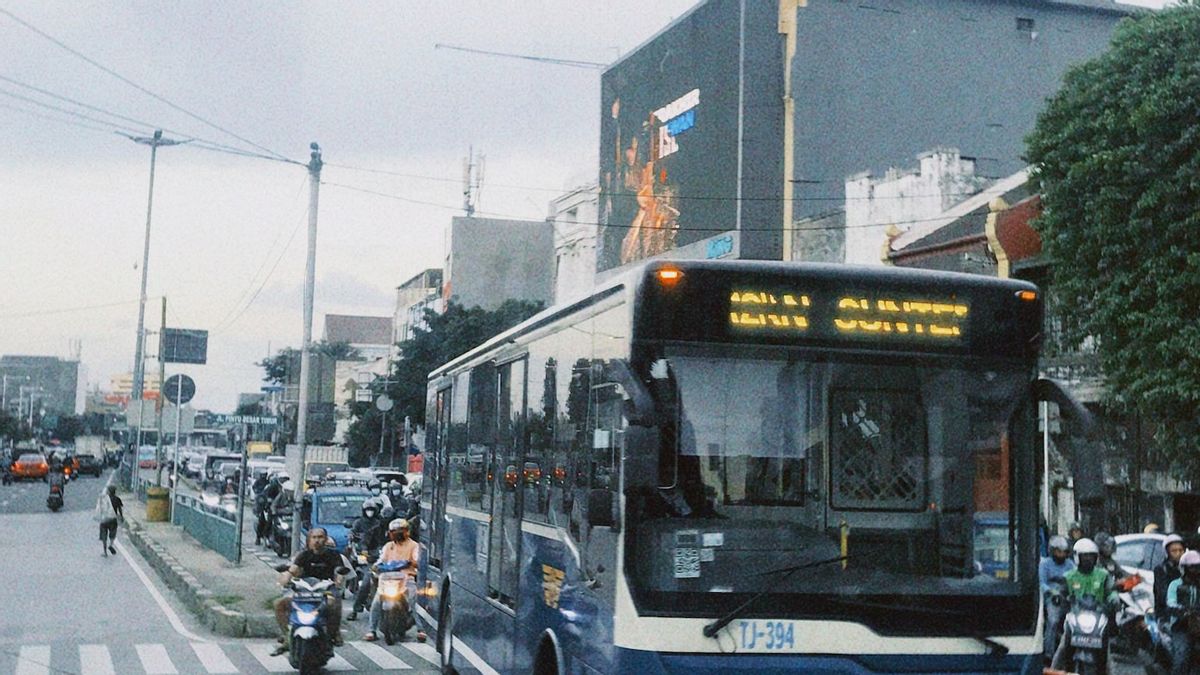 After Being Repaired, The Transjakarta Olimo Bus Stop Operates Again