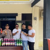 Tim Gabungan Polres Pasbar Amankan 60 Liter Minuman Keras Jenis Tuak Jelang Tahun Baru 2024