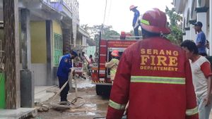 Marah Tanpa Alasan, Pria di Serang Banten Ancam Istri Pakai Golok, Kepala Tetangga Dibacok, Rumahnya Dibakar
