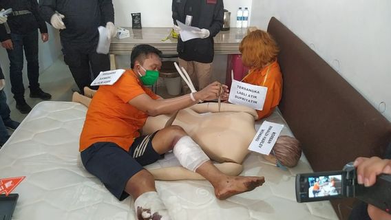 Tersangka Perempuan Kasus Mutilasi Sempat Bekap Rinaldi dan Paksa Minta Pin Ponsel 