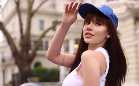 Meski Bukan Milik Roman Abramovich Lagi, Chelsea Tetap Dapat Dukungan dari Model Playboy yang Juga 'Simbol Seks Rusia'