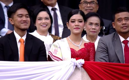 Kehadirannya Tersorot Layar, Kaesang, Kahiyang, dan Bobby Disoraki di Pelantikan Prabowo-Gibran