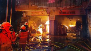 7 personnes décédées dans un magasin en feu à Jaksel