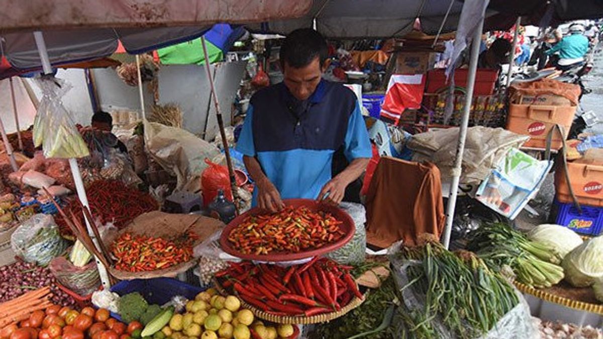 Government Extends PPKM Level 4, Traditional Market Traders Ask For Additional Capital
