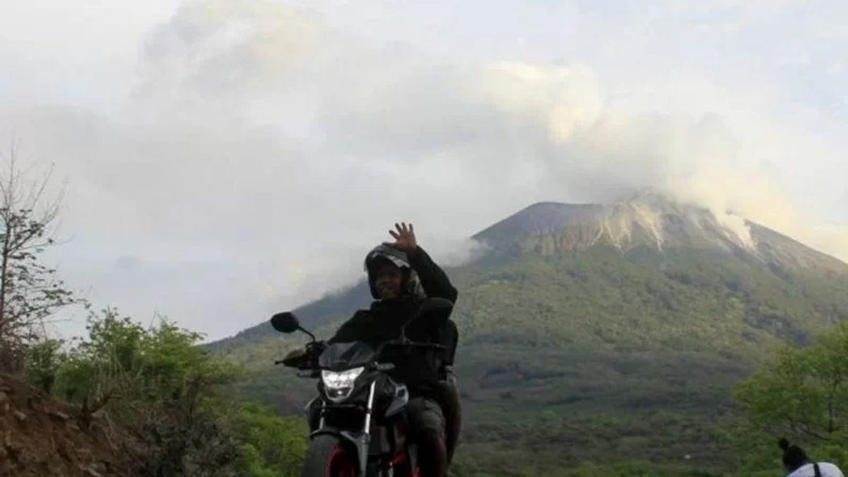 3イルレウォトロク山の最寄りの村は、溶岩ロングソランに警戒するように頼みました