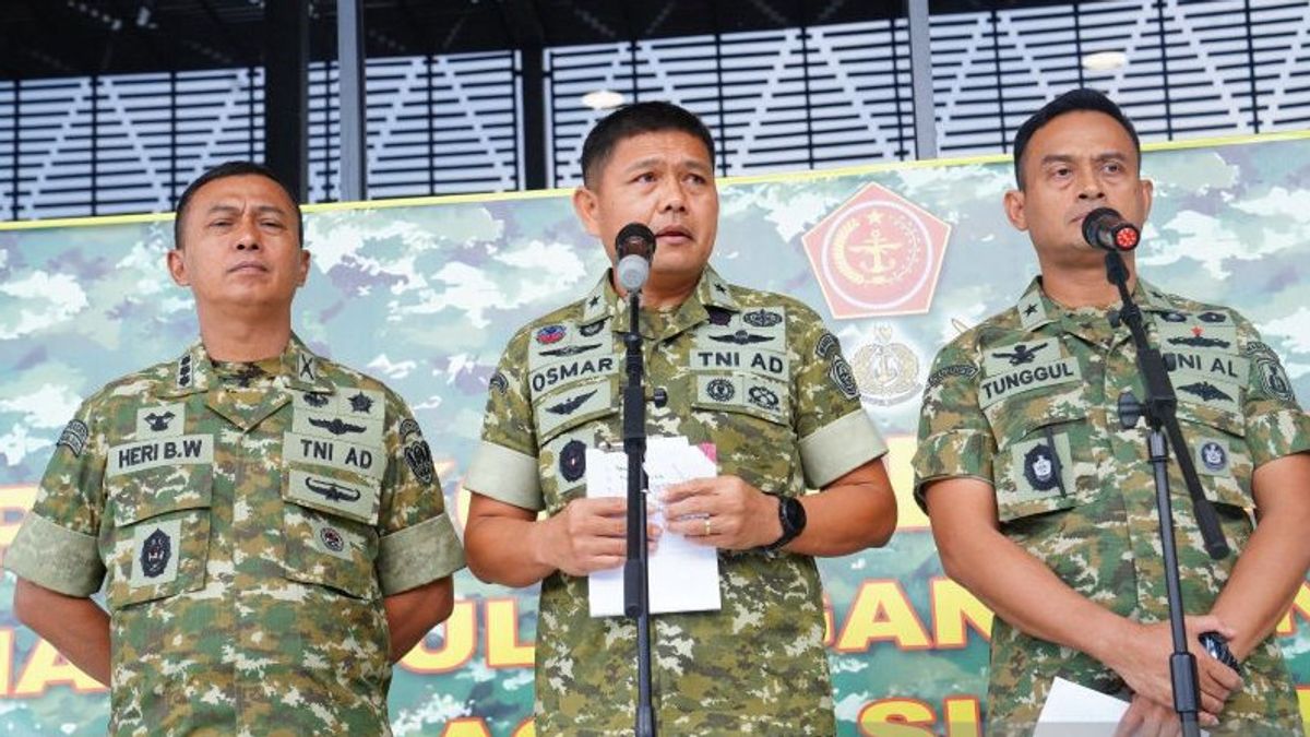TNI All-Out aide les victimes de catastrophes en Sumatra: logistique, personnel médical, jusqu'à KRI RS déployé
