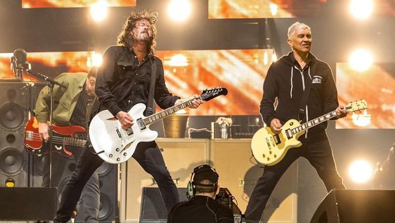 Listen! Foo Fighters Released 10 Minute New Single, The Teacher