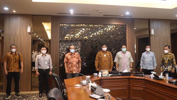 Komite Penanganan COVID-19 dan IDI Sepakat Jalankan <i>Swab</i> Rutin untuk Tenaga Kesehatan