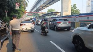 Sindir Jemputan Siswa Parkir Depan Labschool Rawamangun Bikin Macet, Pramono: Mobil Mewah Gak Boleh Merasa Miliki Tempat Itu 