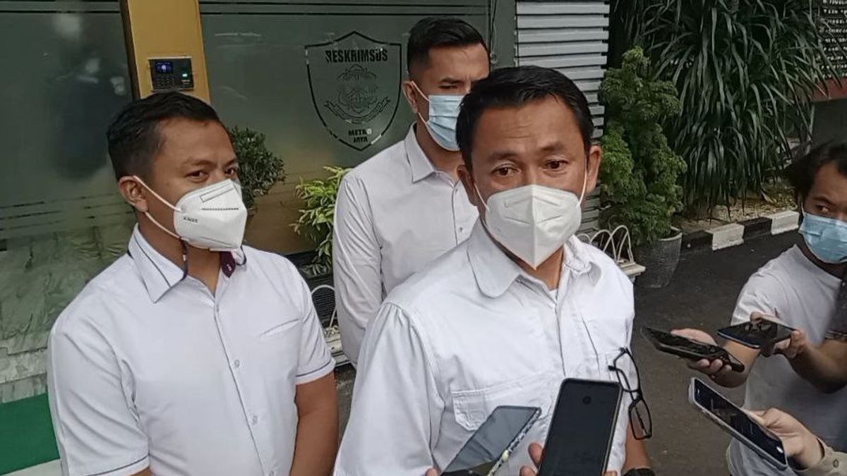 Polda Metro Jaya Jelaskan Alasan Datangi Rumah Haris Azhar dan Fatia Pagi-pagi 
