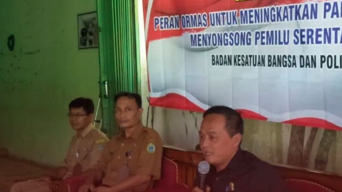 Berita Gunung Kidul: Badan Kesbangpol Gunungkidul Memberi Pendidikan Politik Kepada Ormas